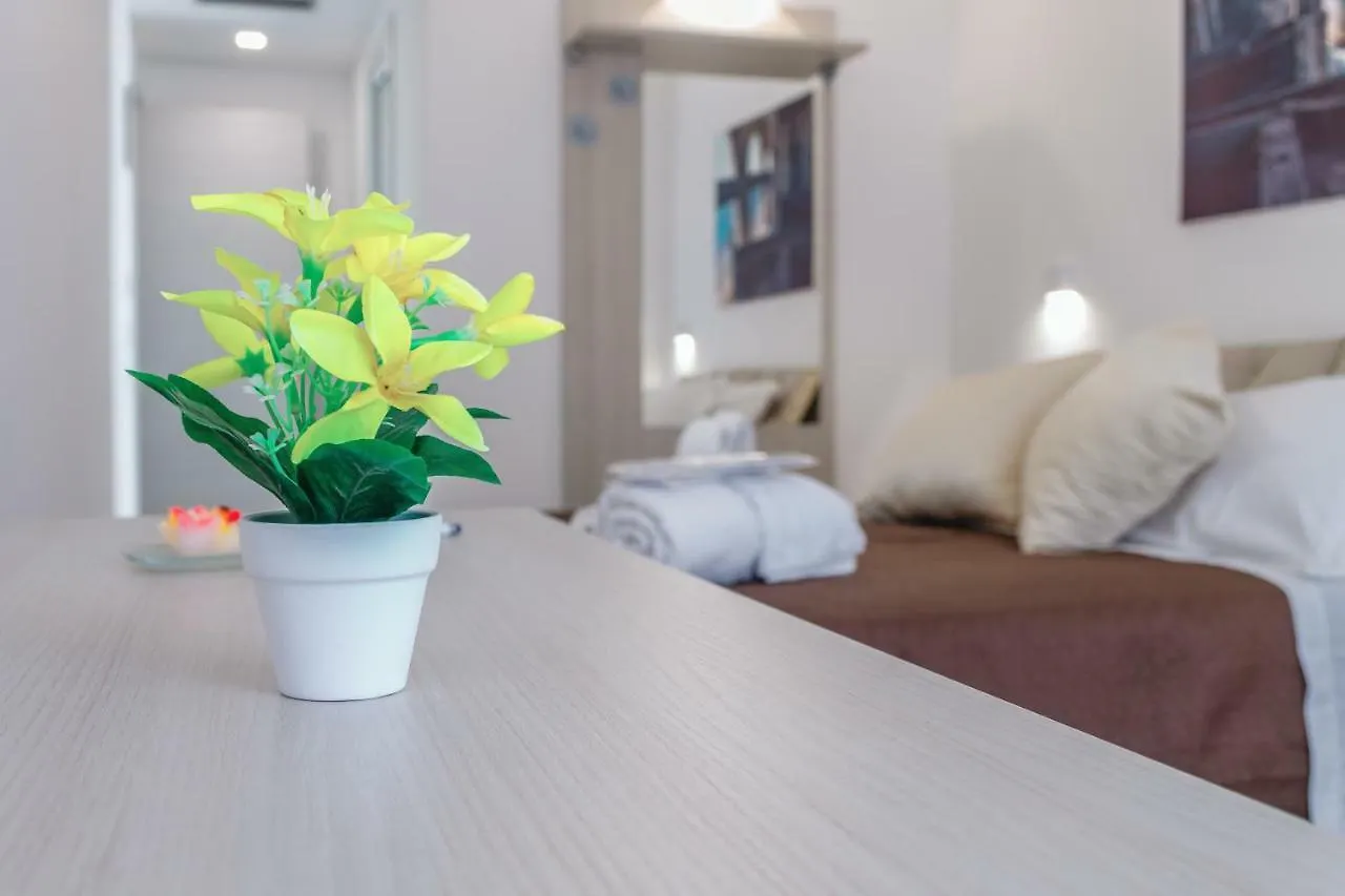 Bed & Breakfast Mediterraneo Palace Luxury Affittacamere Pachino